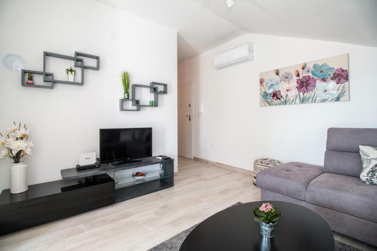 Apartment Hera With Balcony And Free Parking Zadar Eksteriør bilde